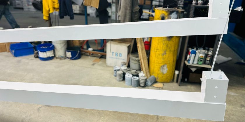 Lonng Metal piece